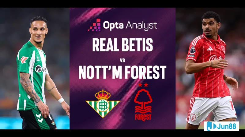 Cầu thủ của Real Betis vượt qua cầu thủ Nottingham để tiến vào vùng cấm